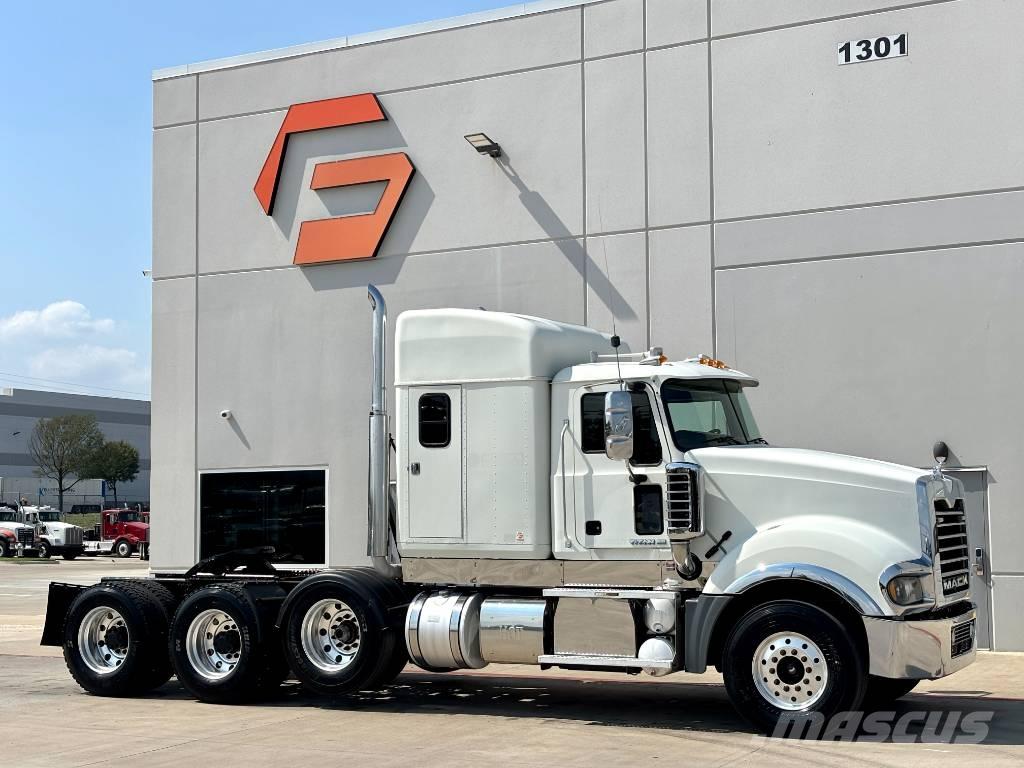 Mack Titan TD 713 Sattelzugmaschinen