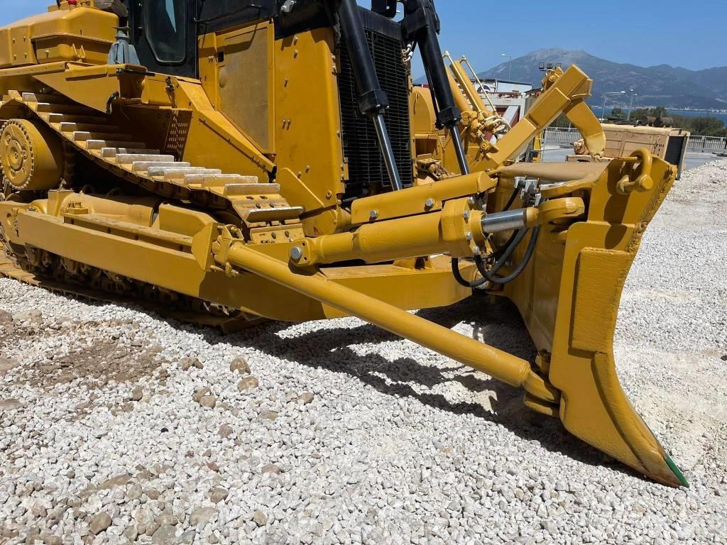 CAT D9N Bulldozer