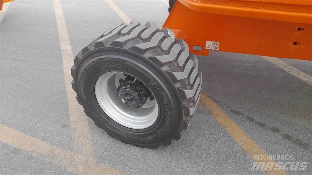 JLG 450AJSII Gelenkteleskoparbeitsbühnen
