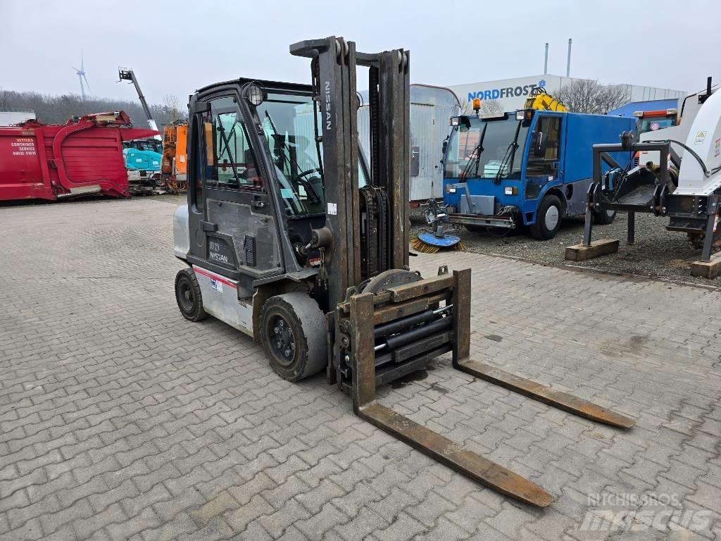 Nissan 30 YG1D2A30Q Diesel Stapler