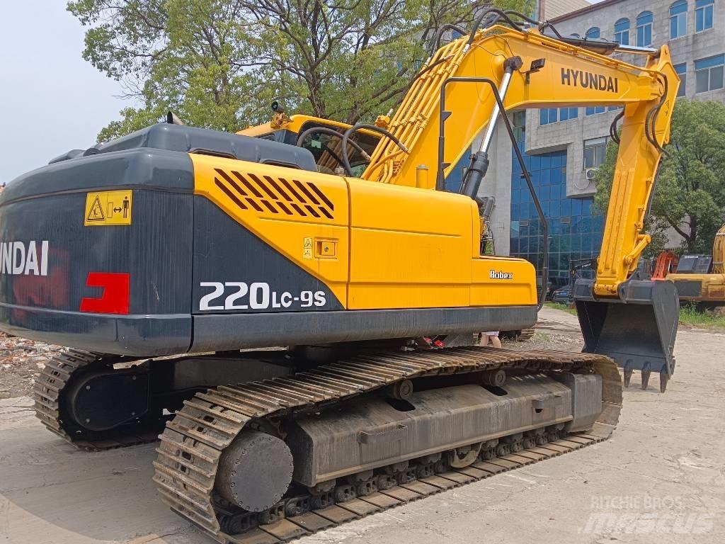 Hyundai R220LC-9S Raupenbagger