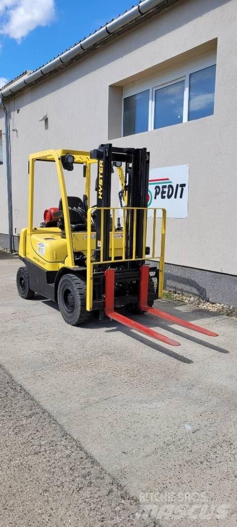 Hyster H 2.0 XT Gas Stapler