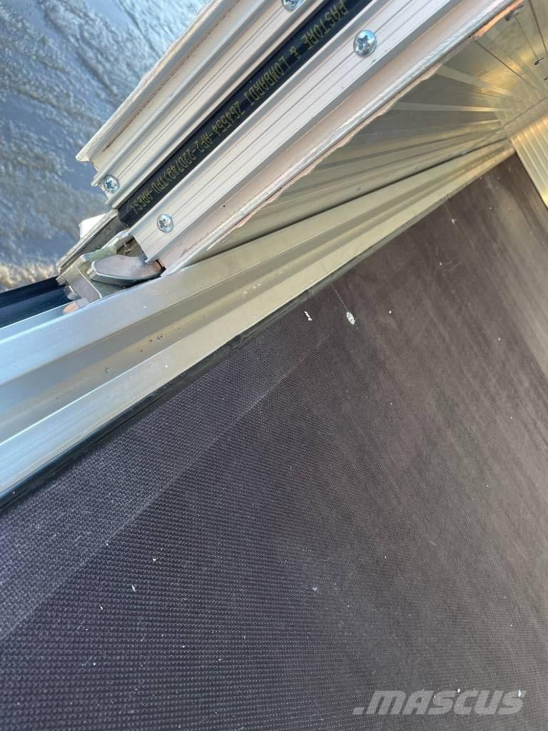 Volvo FM 330 Kastenaufbau