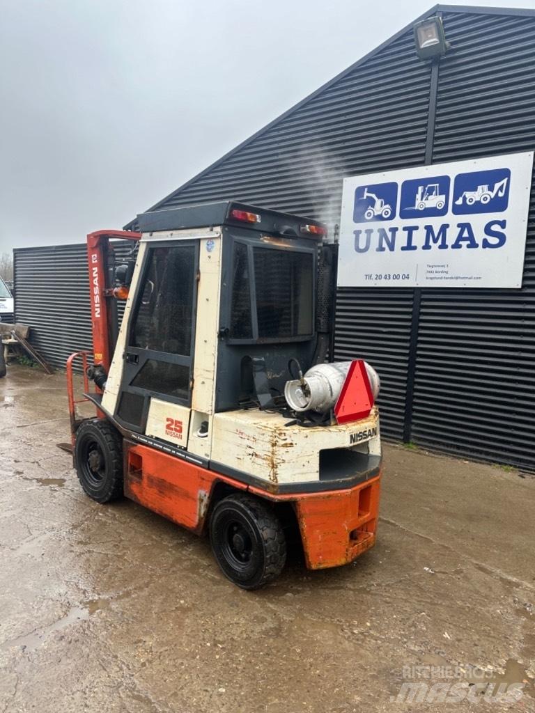 Nissan FG25 Gas Stapler