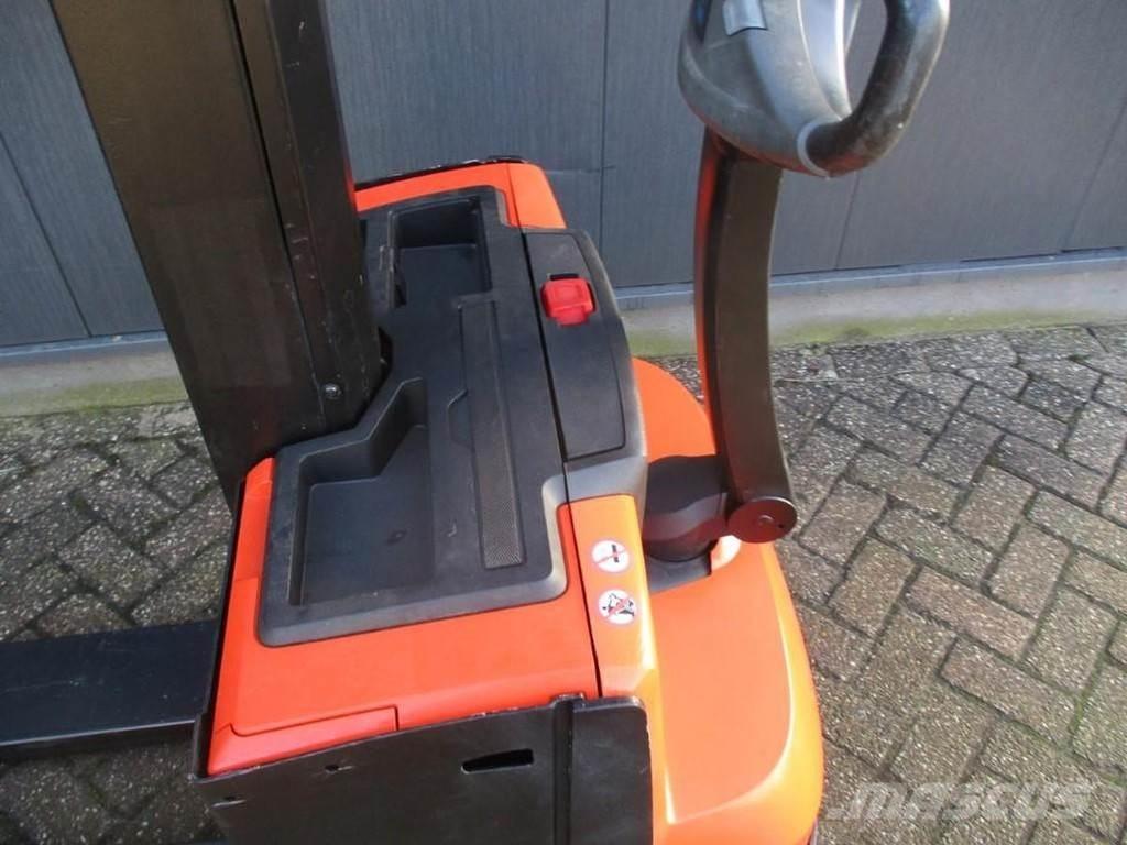 Toyota SWE 080L Deichselstapler