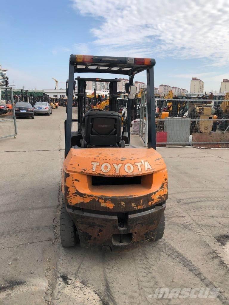 Toyota FD 30 Diesel Stapler