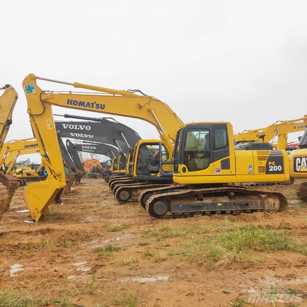 Komatsu PC200-8 Raupenbagger