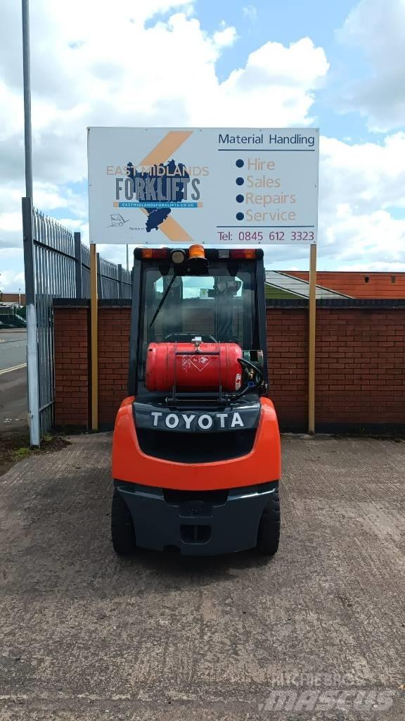 Toyota 02-8 FGF25 Gas Stapler