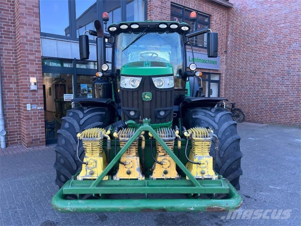 John Deere 6215R Traktoren