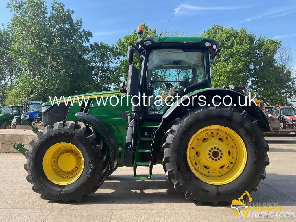 John Deere 7310 R Traktoren
