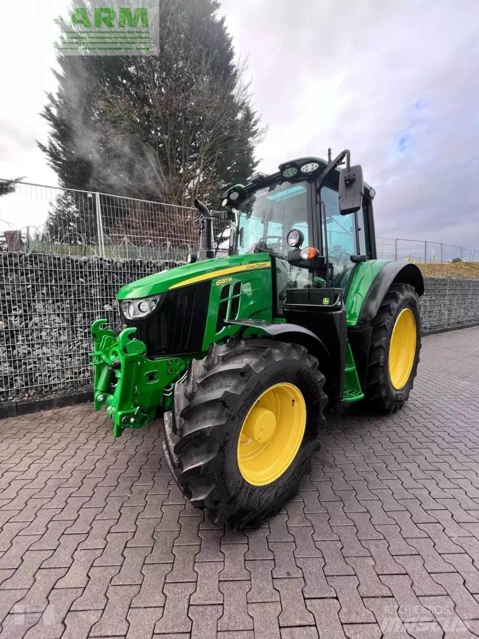 John Deere 6120m Traktoren