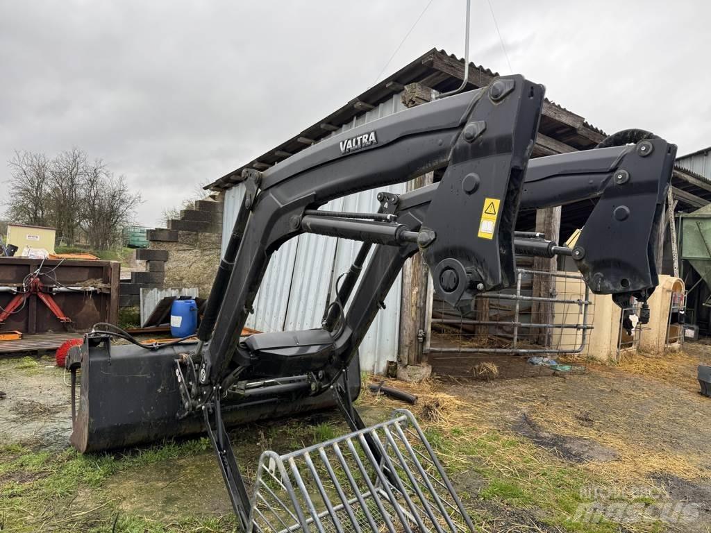 Valtra N174 Traktoren