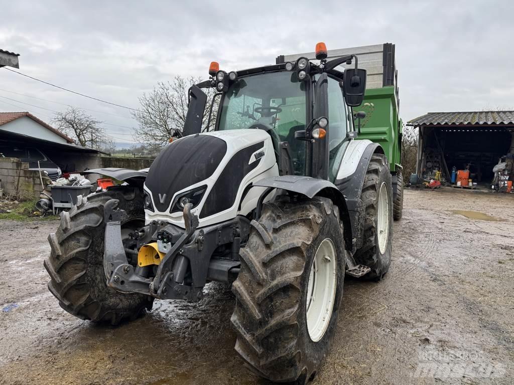 Valtra N174 Traktoren
