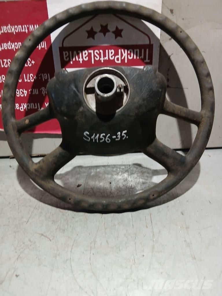 Scania 144    1327026 Kabinen