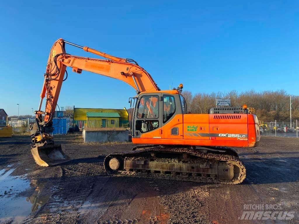 Doosan DX 255 LC Raupenbagger