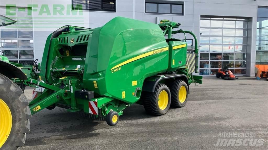 John Deere C451R Quaderpressen