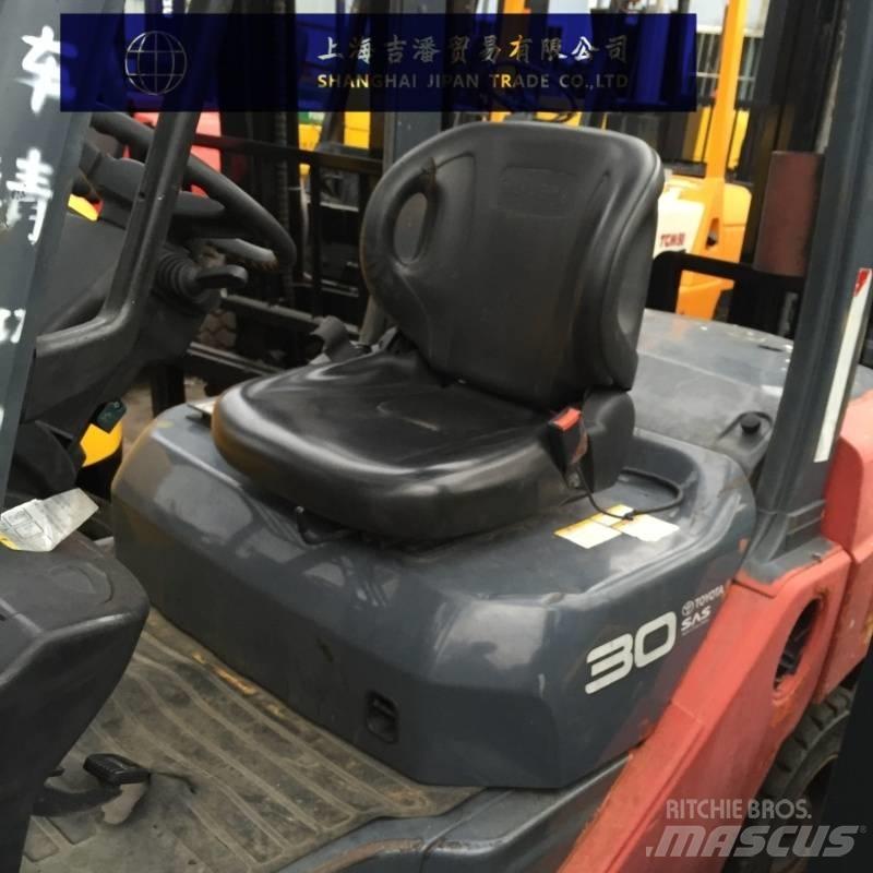 Toyota 8 FD 30 Diesel Stapler