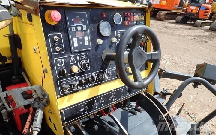 Bomag BF 223 C Strassenfertiger