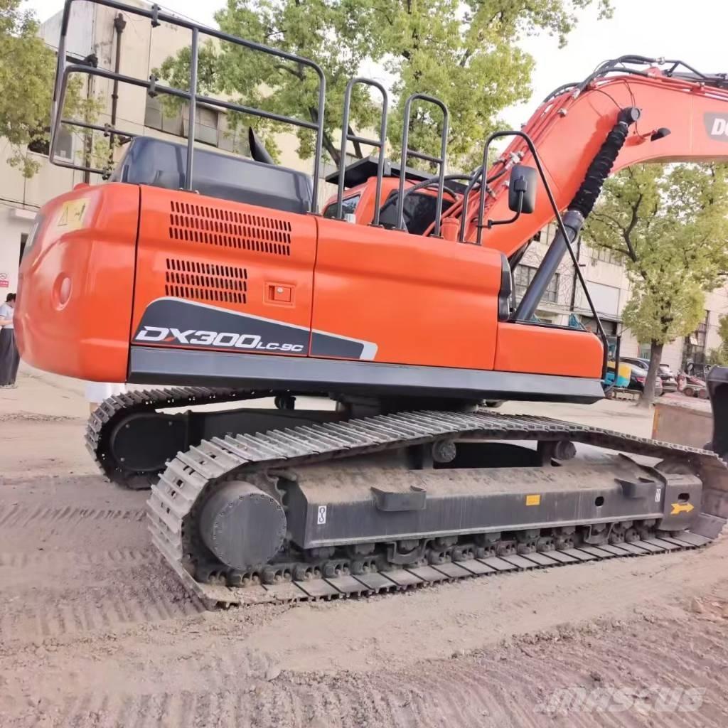 Doosan DX 300 LC Raupenbagger