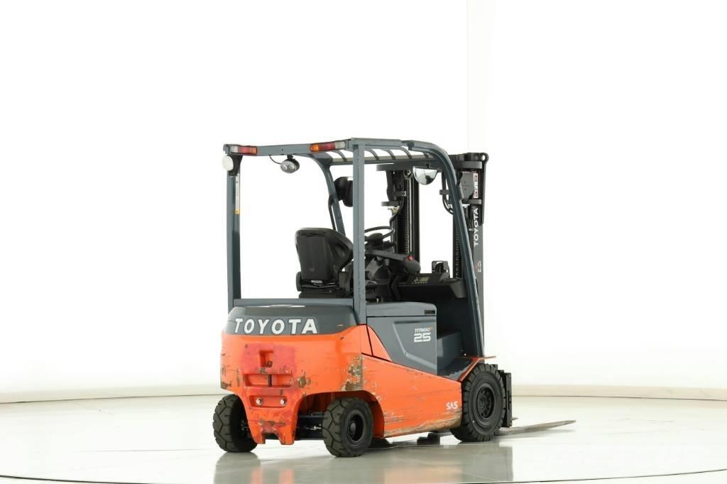 Toyota 8 FBMT 25 Elektro Stapler