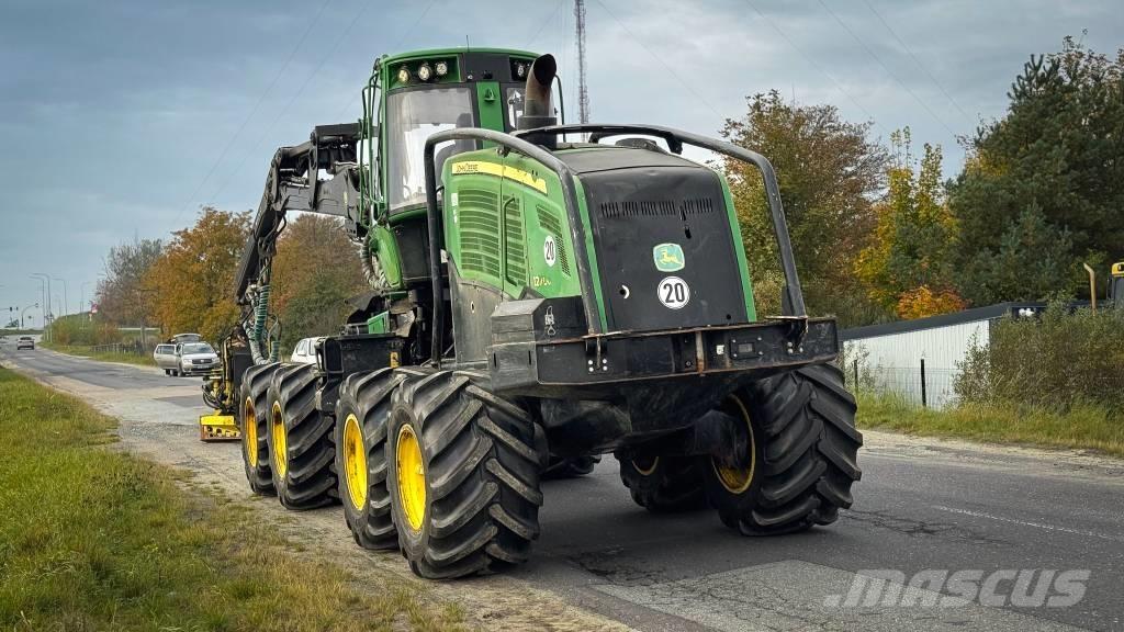 John Deere 1270 G Harvester