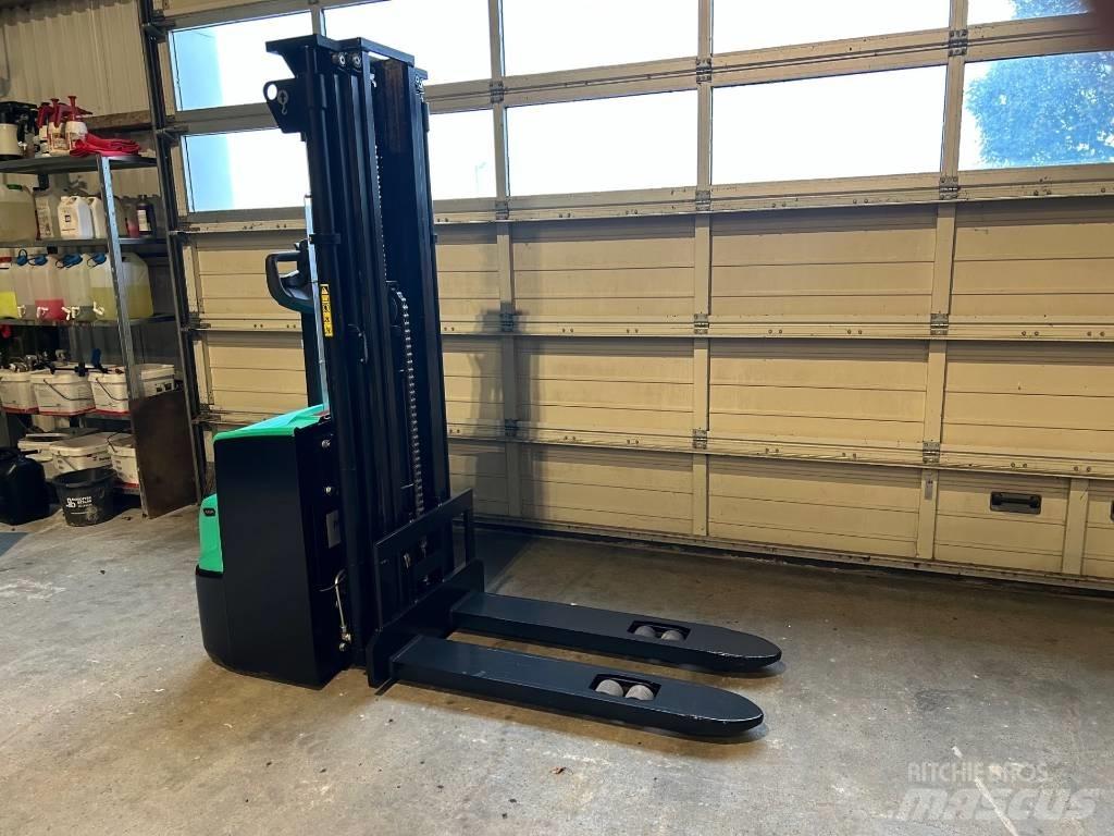 Mitsubishi SBP12N3 Selbstfahrstapler
