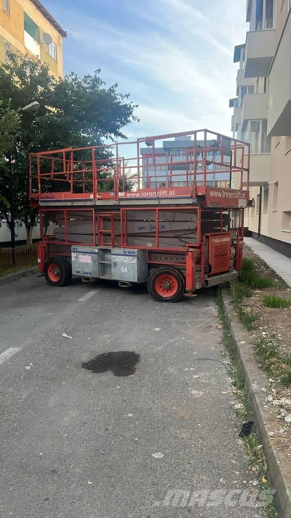 SkyJack SJ 9250 Bauaufzüge