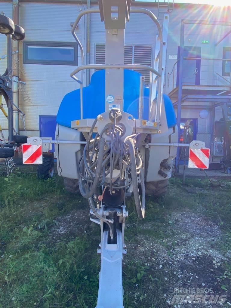 Lemken Vega 12/4000 Anhängespritzen
