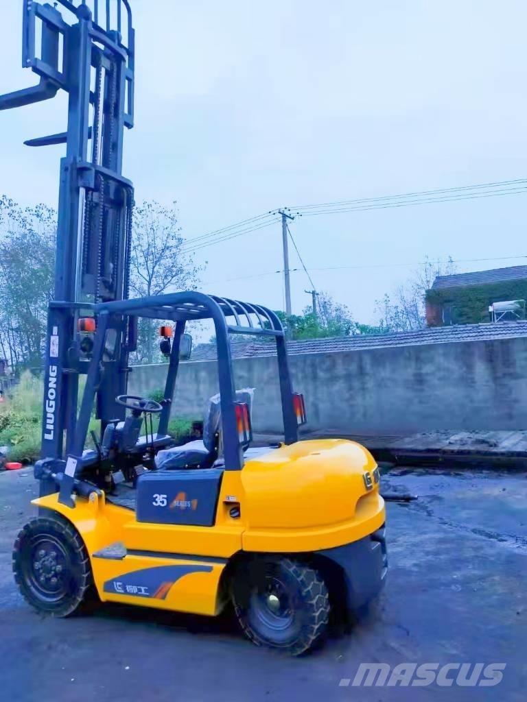 LiuGong CPC 35 Diesel Stapler