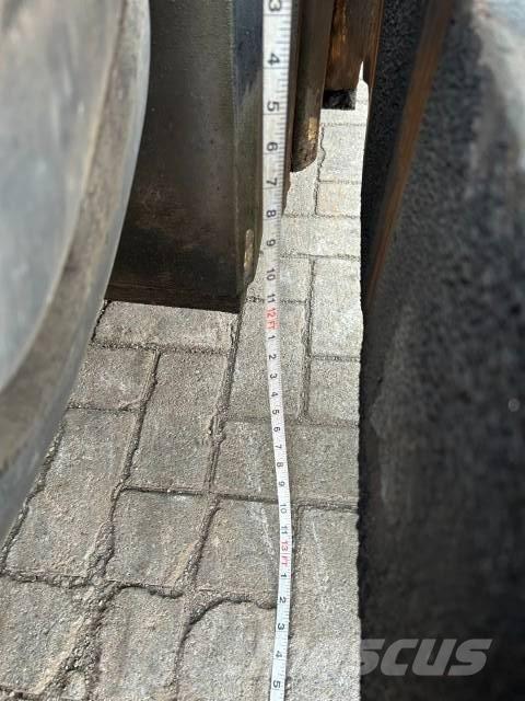 Kalmar DCB 28-1200 Diesel Stapler