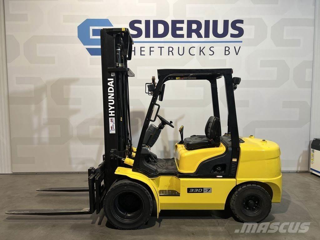 Hyundai 33D-7 Diesel Stapler
