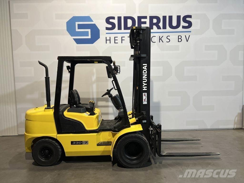 Hyundai 33D-7 Diesel Stapler