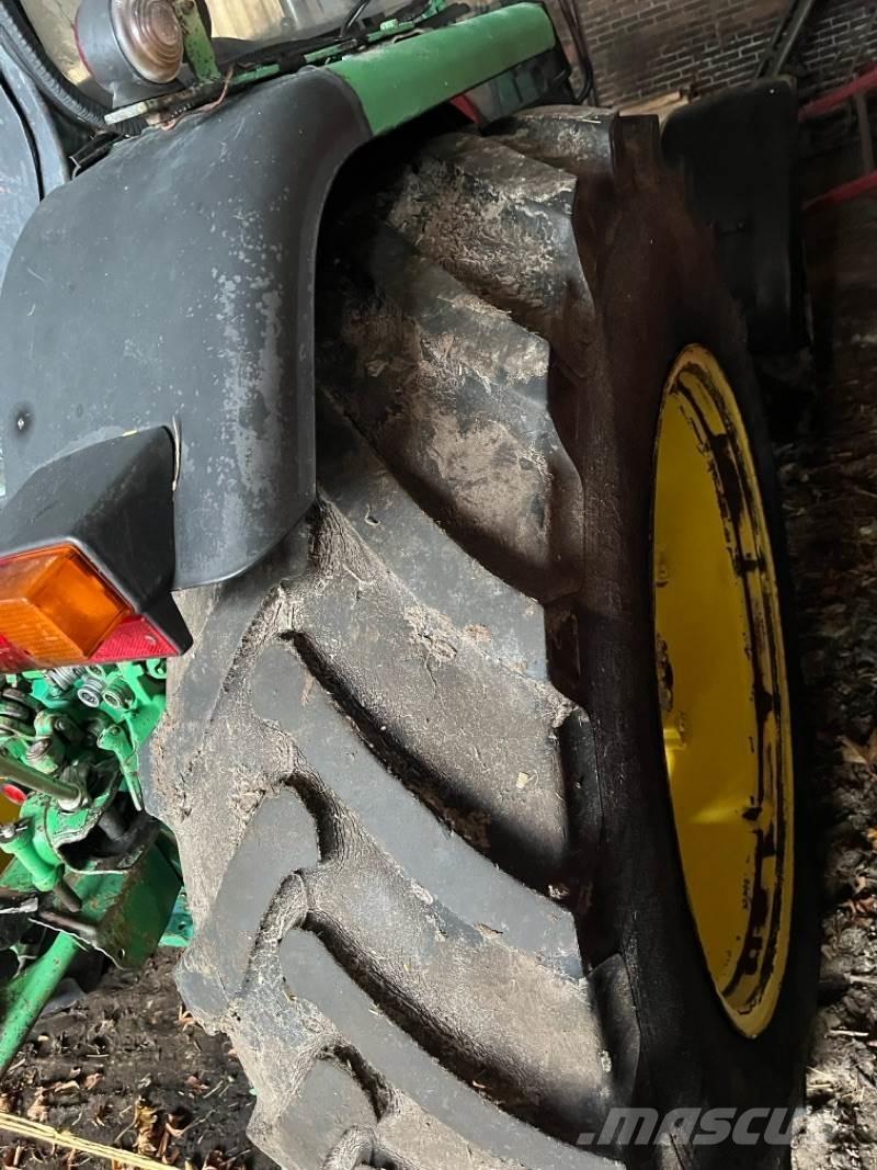 John Deere 2040A Traktoren