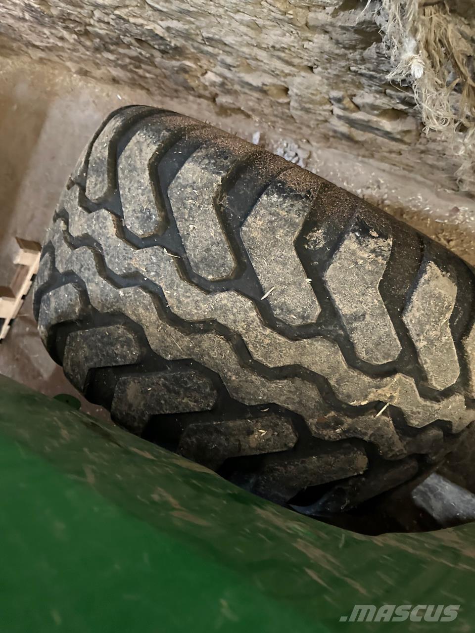 John Deere V461M Rundballenpressen