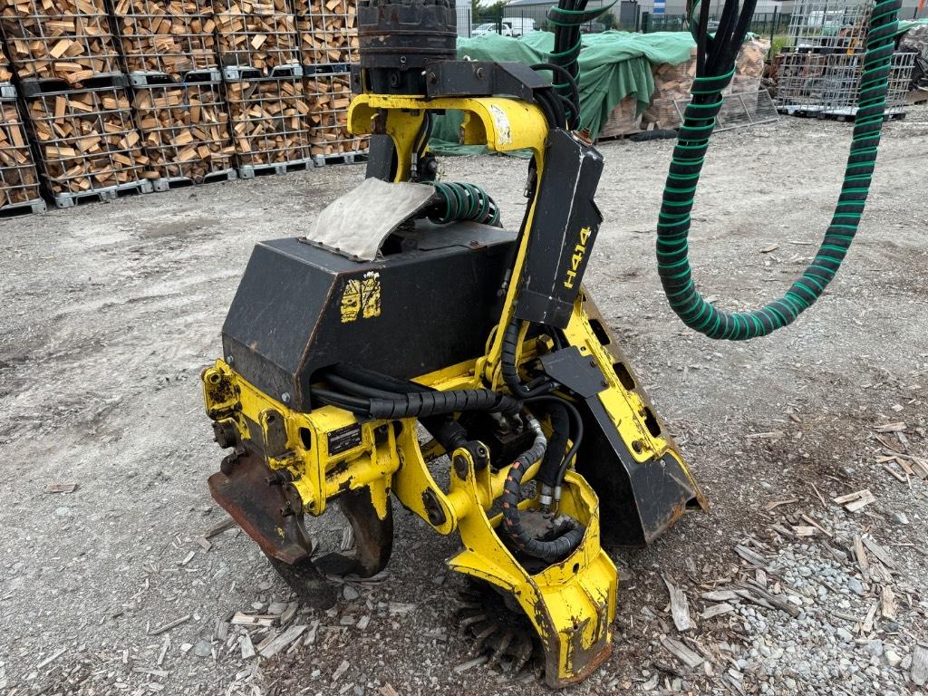 John Deere 1270 G Harvester