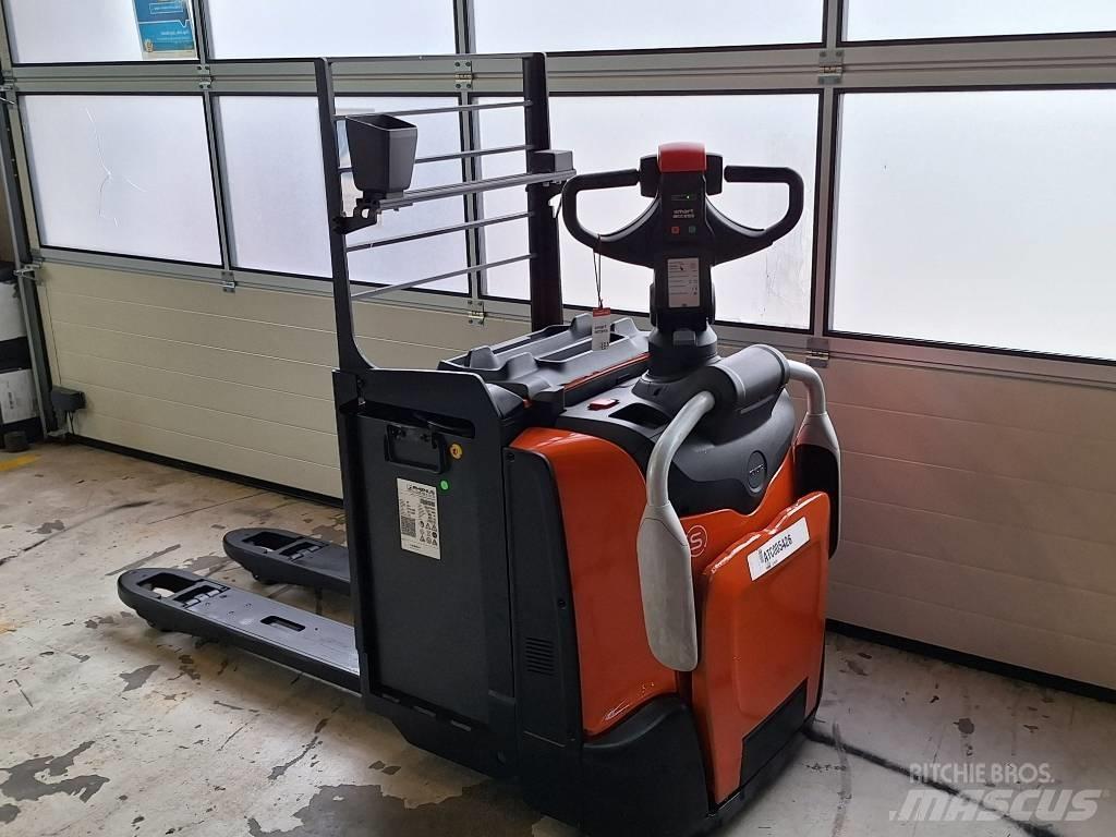 BT LPE220 Niedergabelstapler