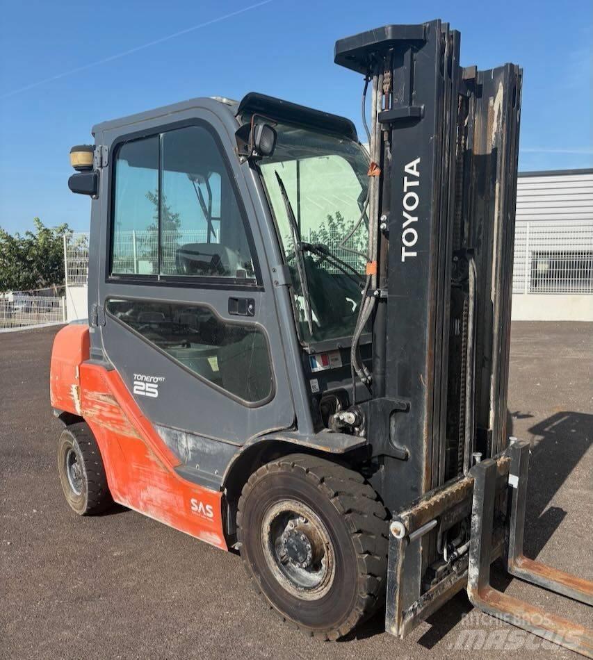 Toyota 8 FDF 25 Diesel Stapler