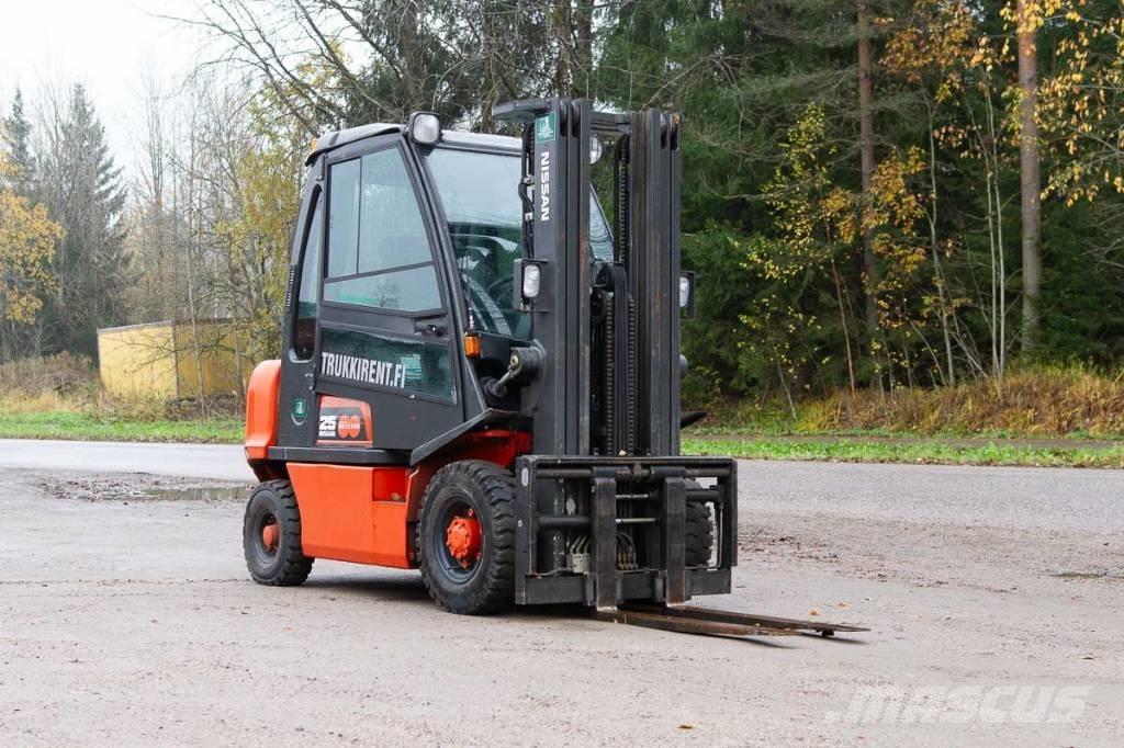 Nissan FD02A250 Diesel Stapler