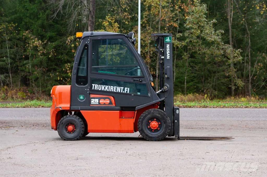 Nissan FD02A250 Diesel Stapler