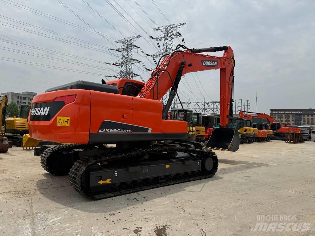 Doosan DX 225 LC-9C Raupenbagger