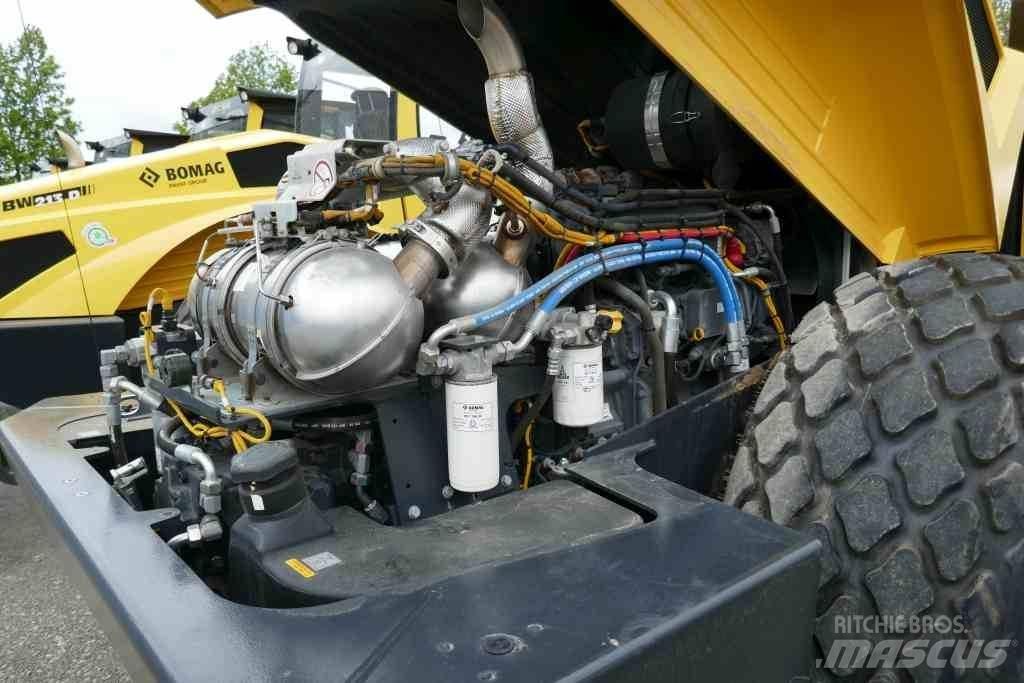 Bomag BW 213 DH-5 Erdbauwalzen