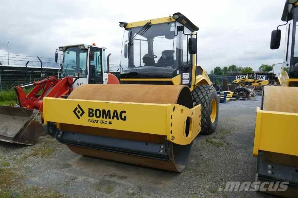 Bomag BW 213 DH-5 Erdbauwalzen