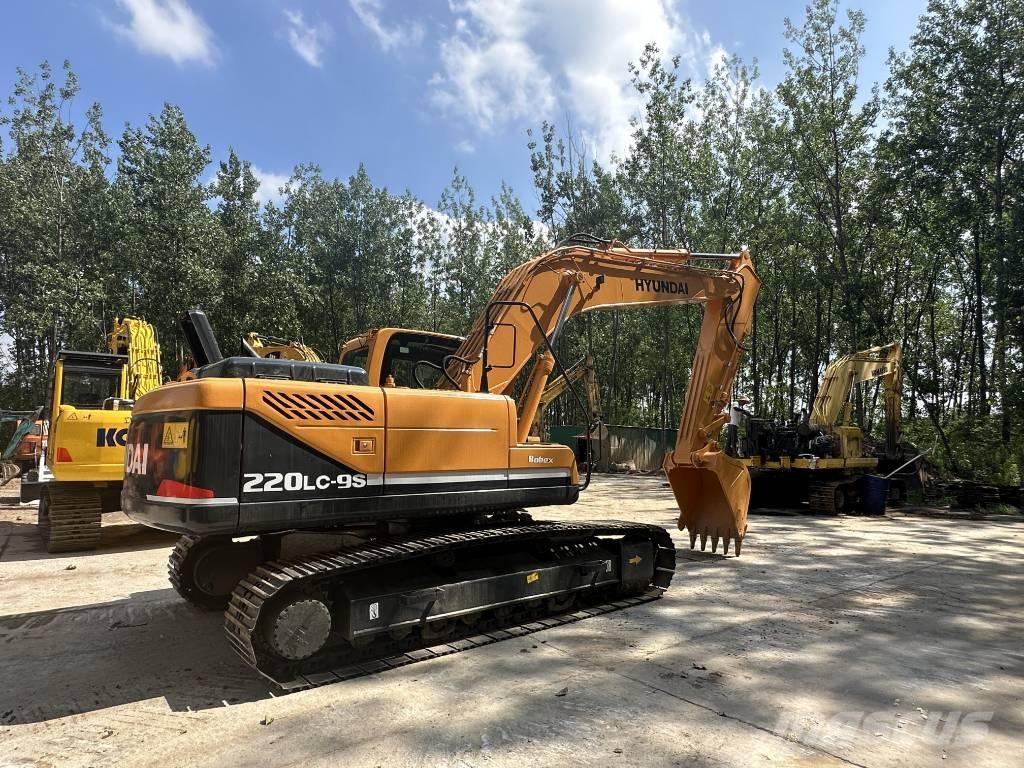 Hyundai R220LC-9S Raupenbagger
