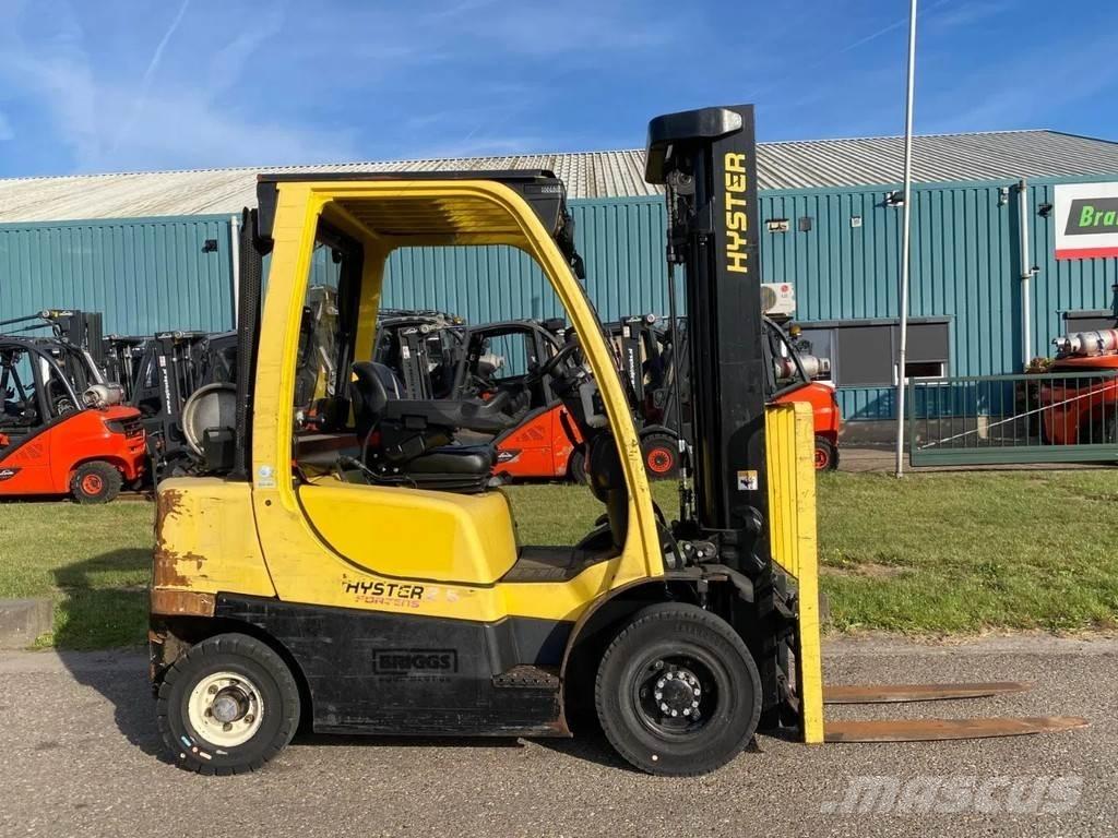 Hyster H2.5FT Gas Stapler