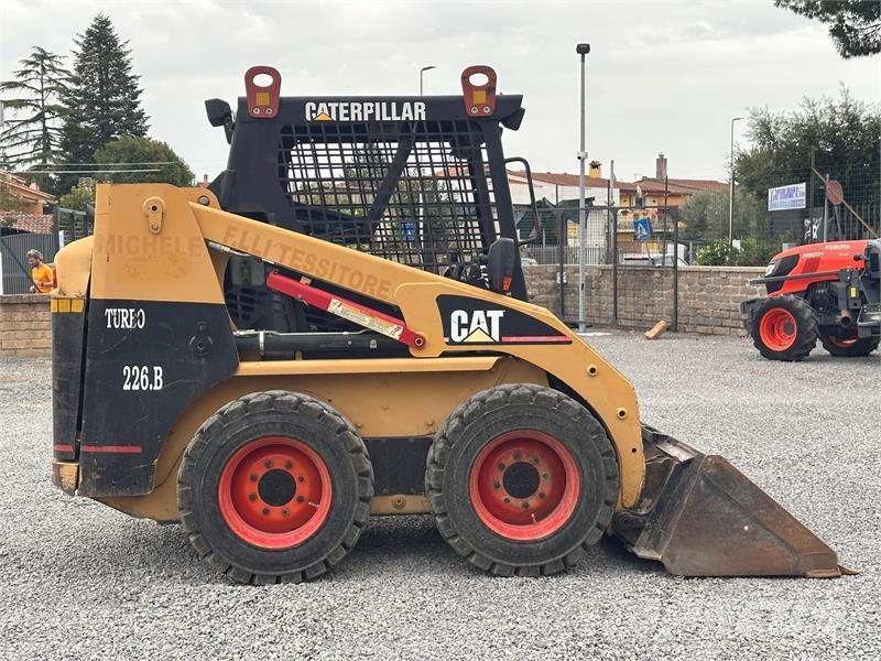 CAT 226BHF Kompaktlader
