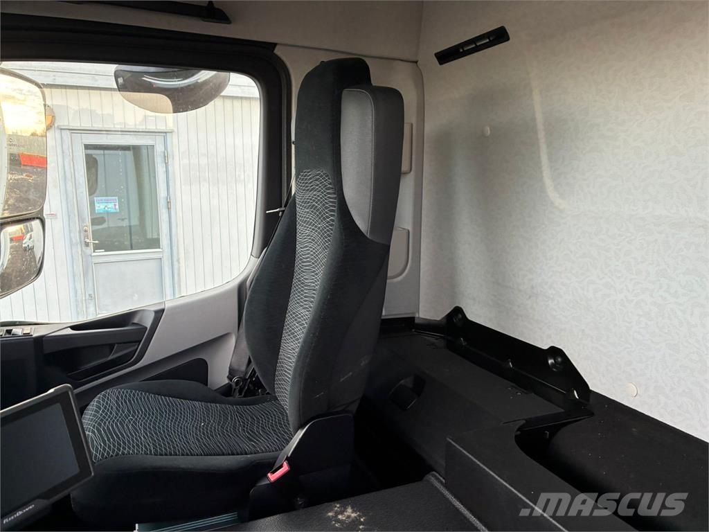 Mercedes-Benz 2533 Kastenaufbau