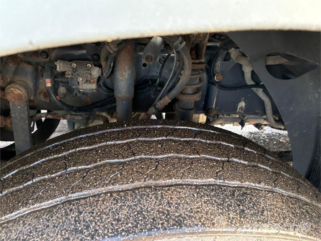 Volvo FL240 Pritsche & Plane