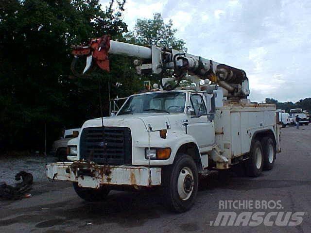 Altec D1000BR Fahrzeug mit mobiler Bohranlage