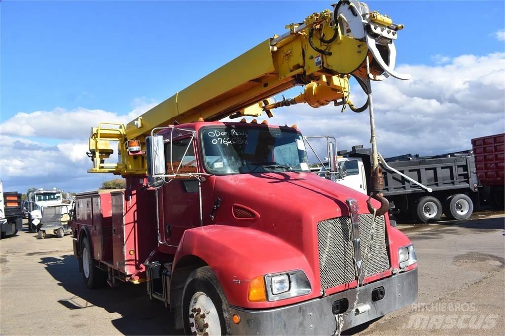 Altec DM47T Fahrzeug mit mobiler Bohranlage