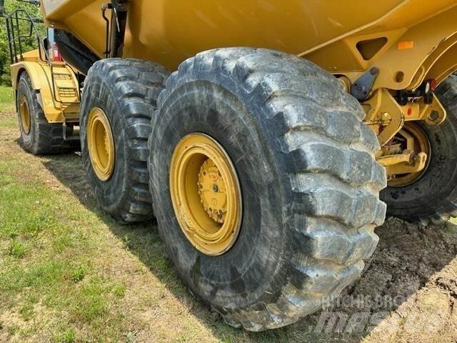 CAT 745 Dumper - Knickgelenk